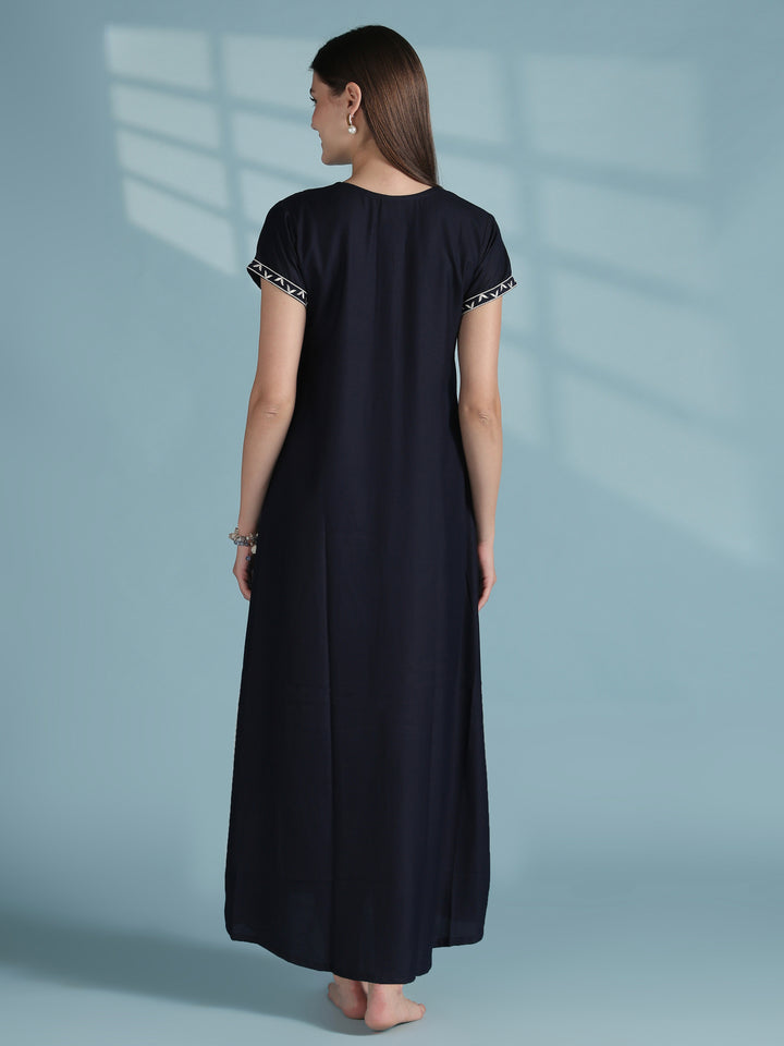 Relaxed Fit Alpine Nighty with Embroidered Sleeves