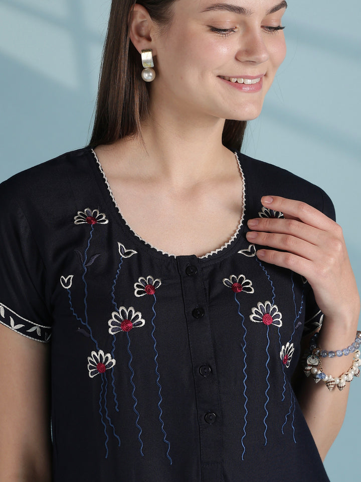 Relaxed Fit Alpine Nighty with Embroidered Sleeves