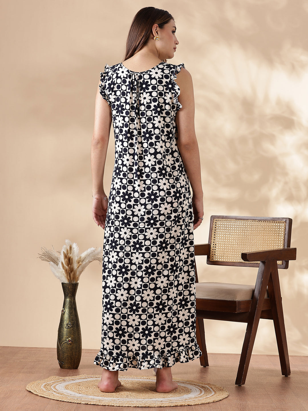 Black and White Rayon Sleeveless Nightdress