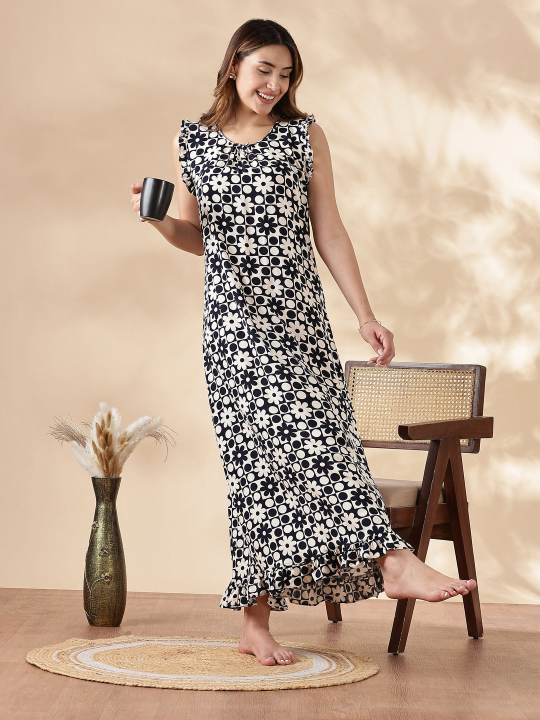 Black and White Rayon Sleeveless Nightdress