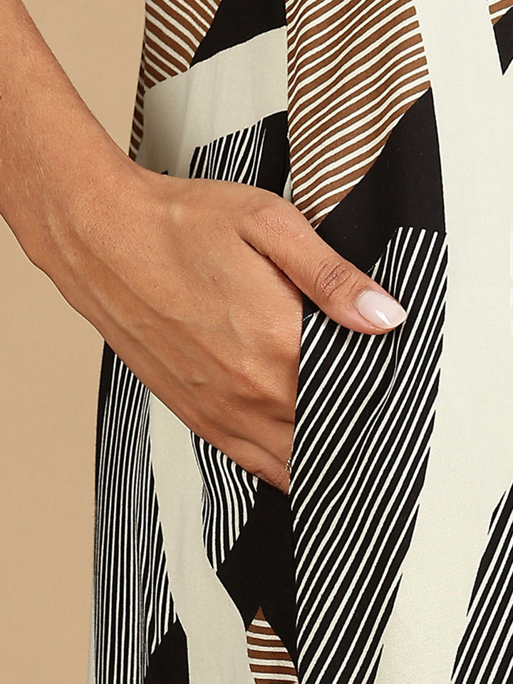 Geometric Print Rayon Nighty For Women with Lace Sleeves