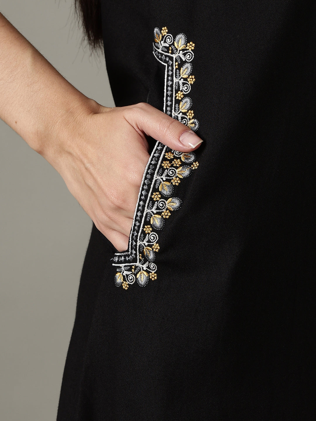 Black designer alpine night wear for women