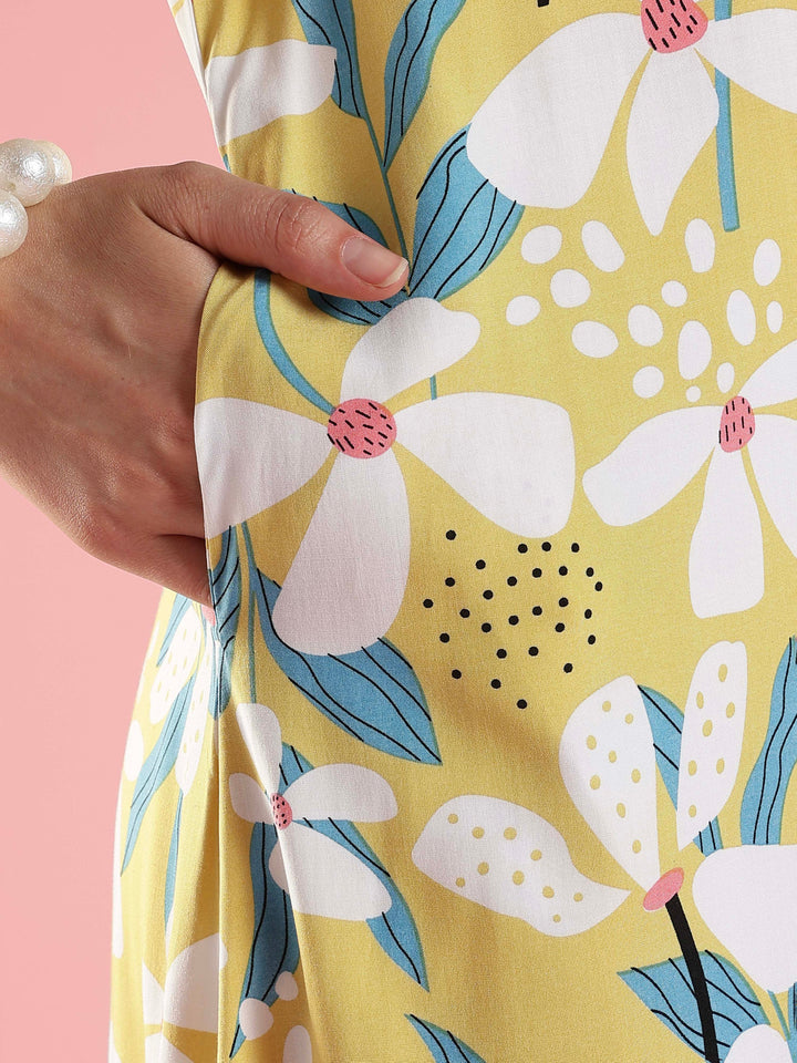 Soft sunny daisy best sleeveless nighty for women