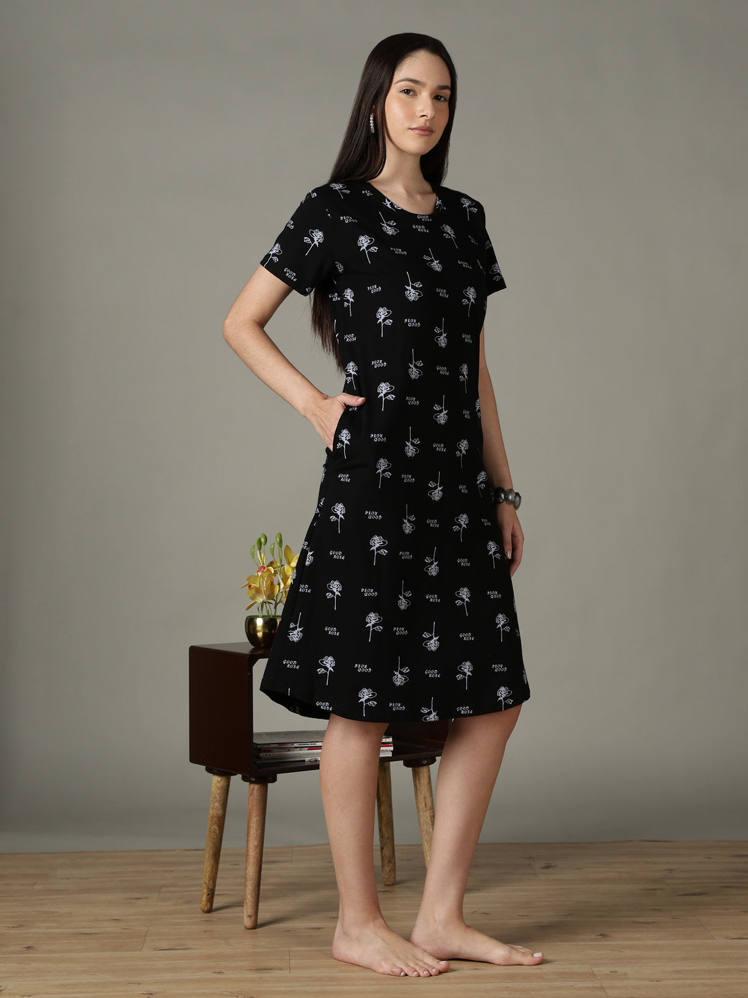 Black floral comfortable sleepwear for women
