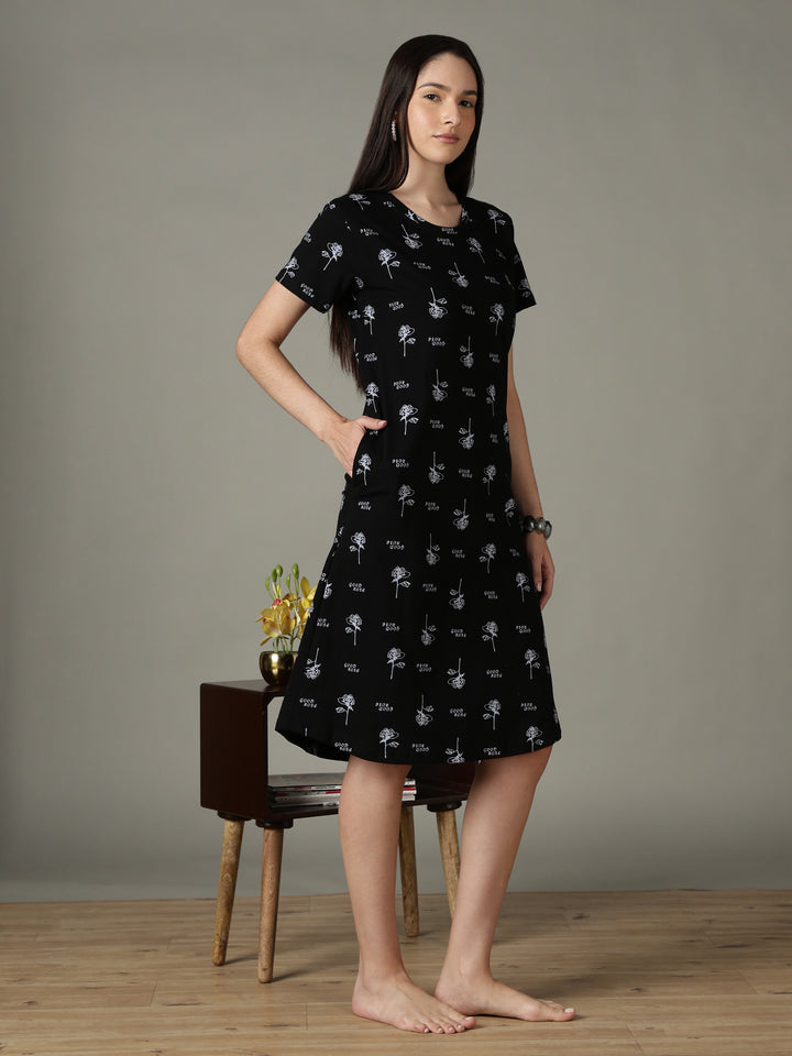 Black floral comfortable sleepwear for women