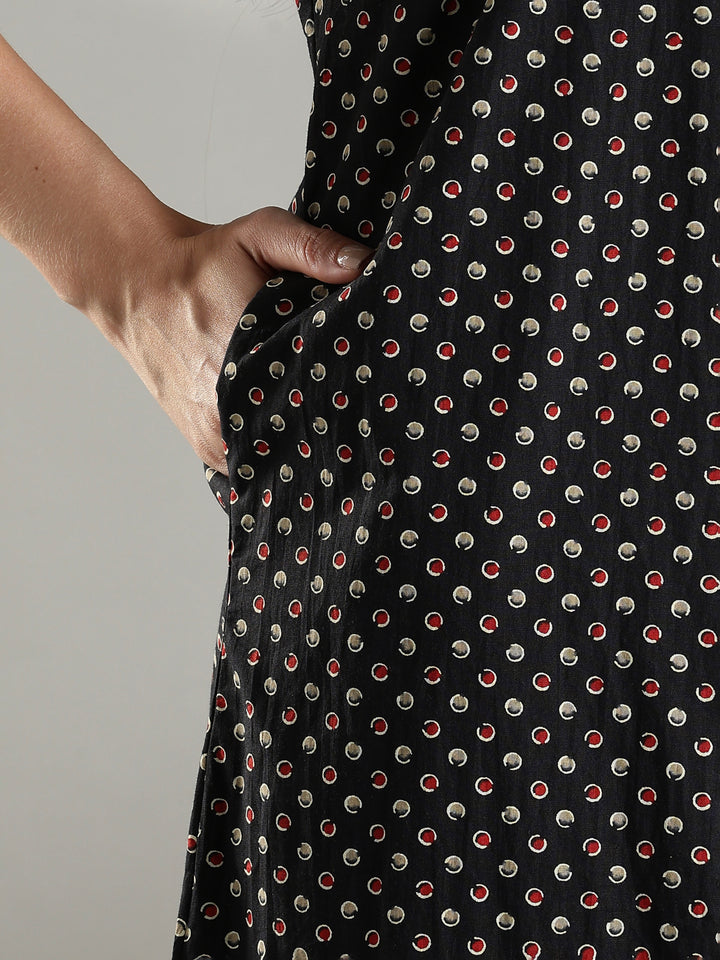 Soft cotton night dress for women in black with micro buti prints